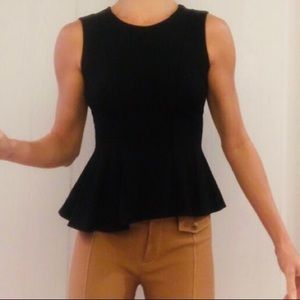 🦩H&M black peplum top w/ zipper back